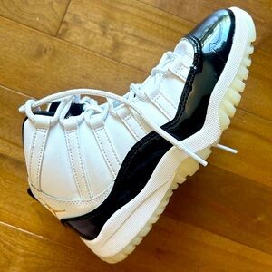 2023 Kids size 3
Air Jordan 11 Retro 'Gratitude / Defining Moments'